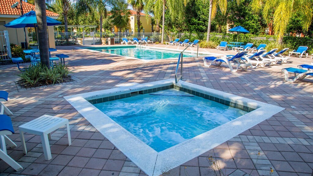 5 Bedroom Pool Home at Emerald Island Resort photo 6