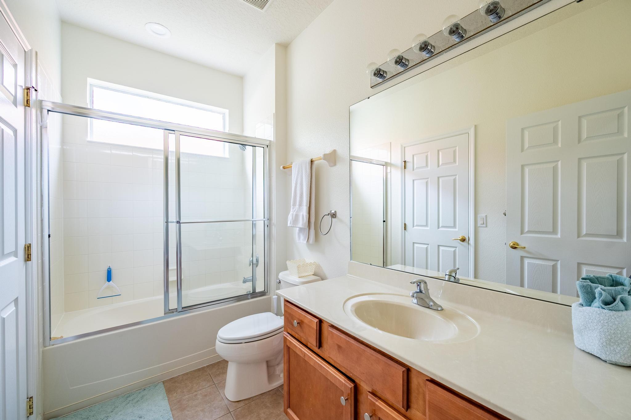 First Class 4 Bedroom En-Suite Pool Home photo 14