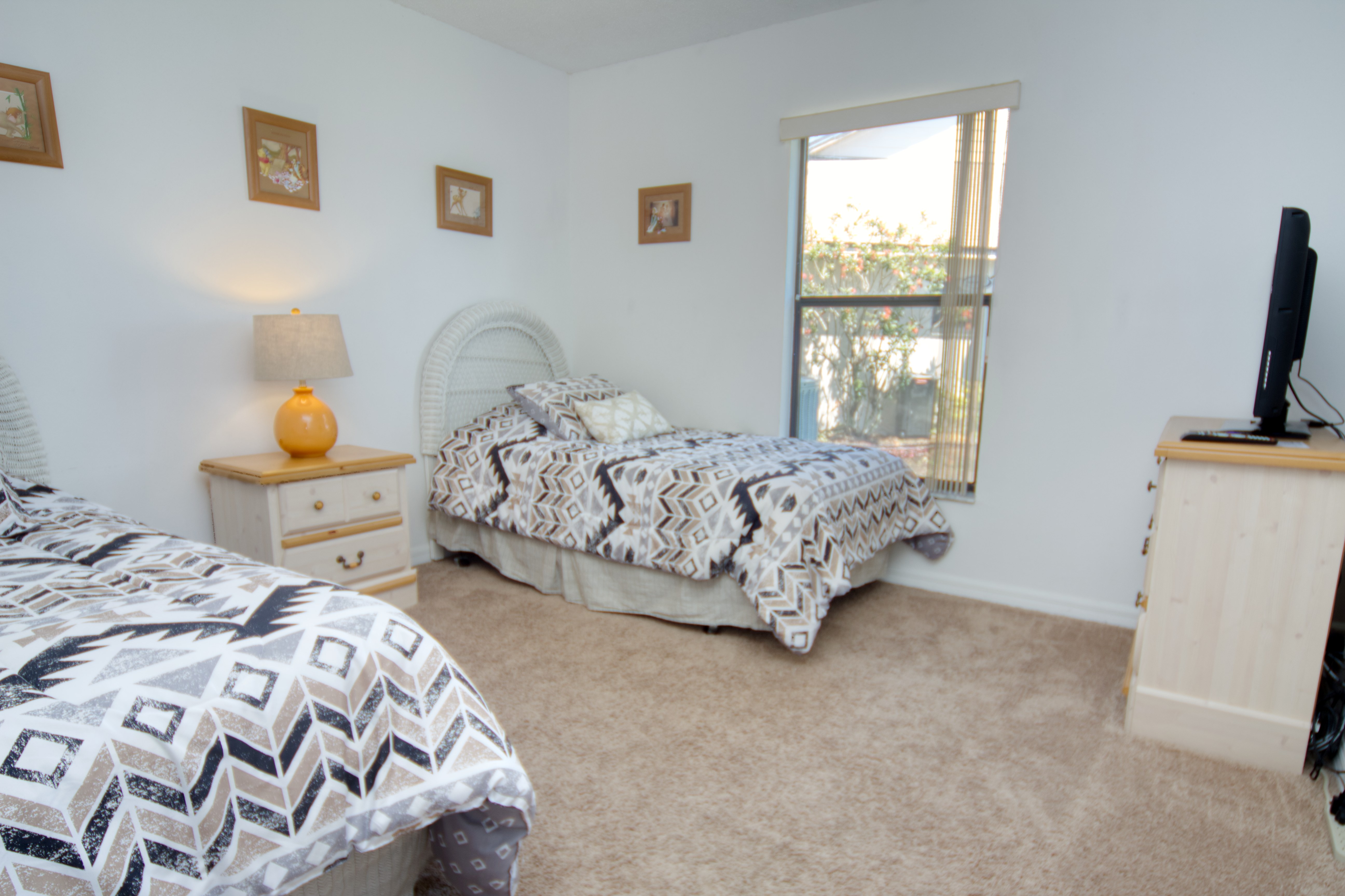 Lakefront 3 Bedroom Pool Home photo 4