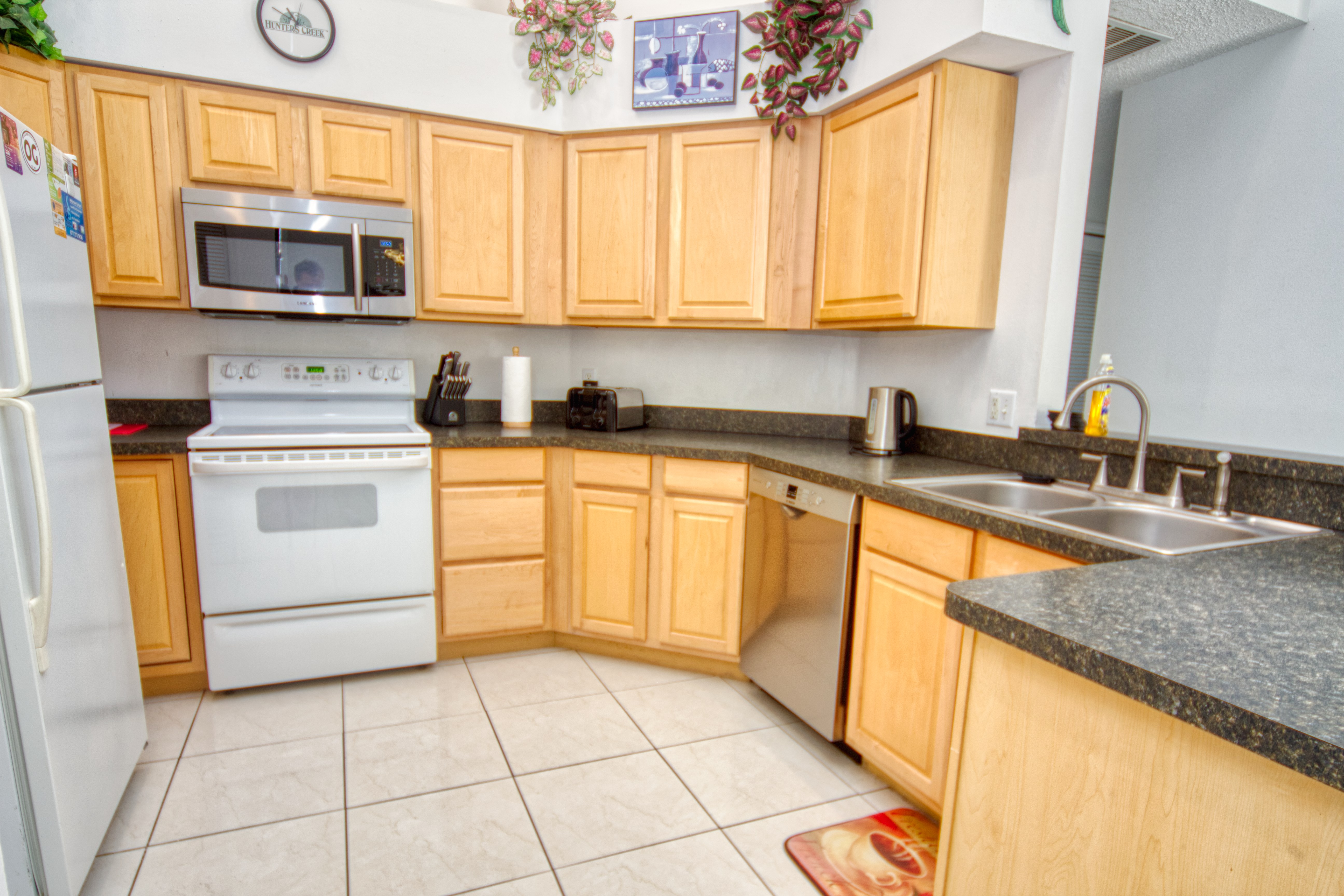 Lakefront 3 Bedroom Pool Home photo 6